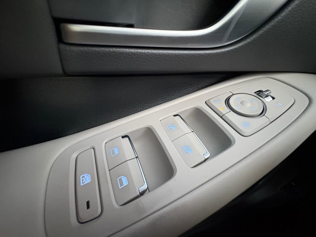 New 2024 Hyundai Sonata SEL w/ Convenience Package image 17