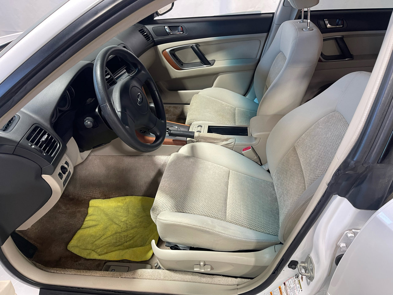 Used 2005 Subaru Outback 2.5i image 25