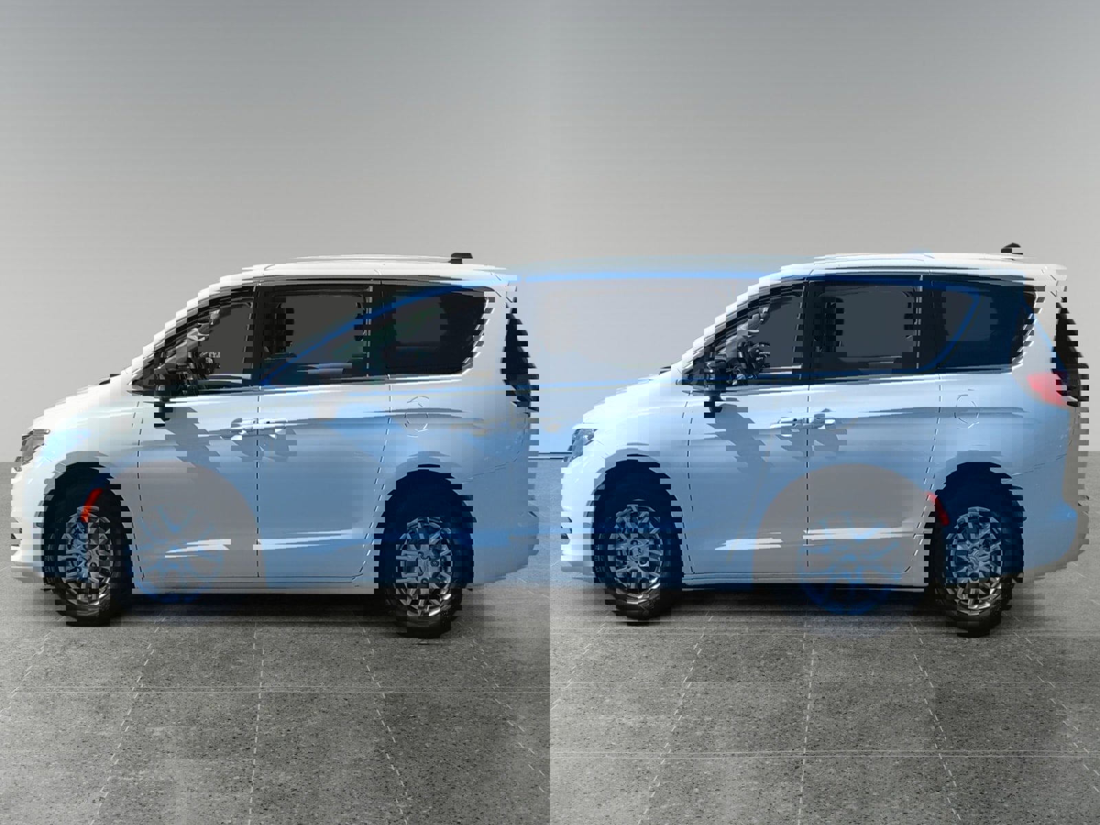 Used 2024 Chrysler Voyager LX image 2