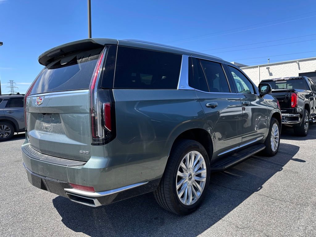 Used 2024 Cadillac Escalade Luxury AWD/4WD image 4