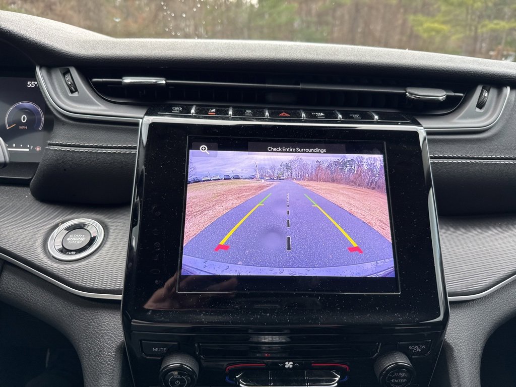 Used 2023 Jeep Grand Cherokee Laredo image 20