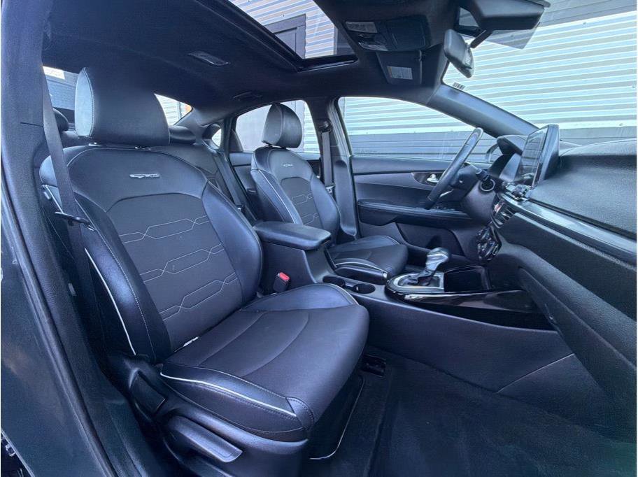 Used 2020 Kia Forte GT-Line w/ GT-Line Premium Package image 4