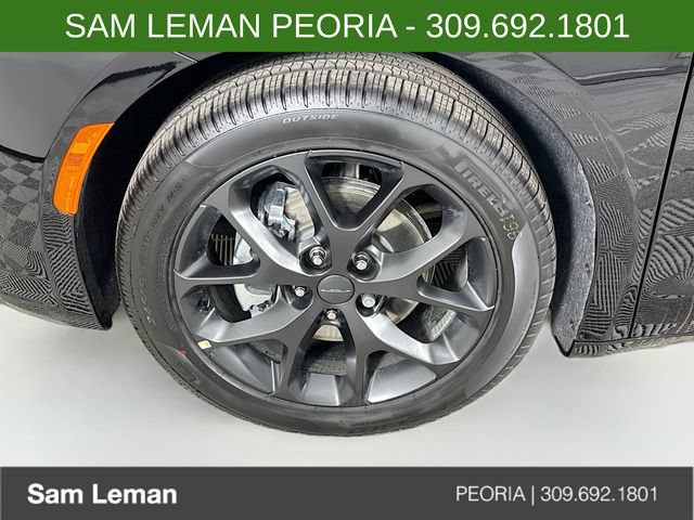 New 2027 Chrysler Pacifica Limited w/ S Appearance Package FWD image 32