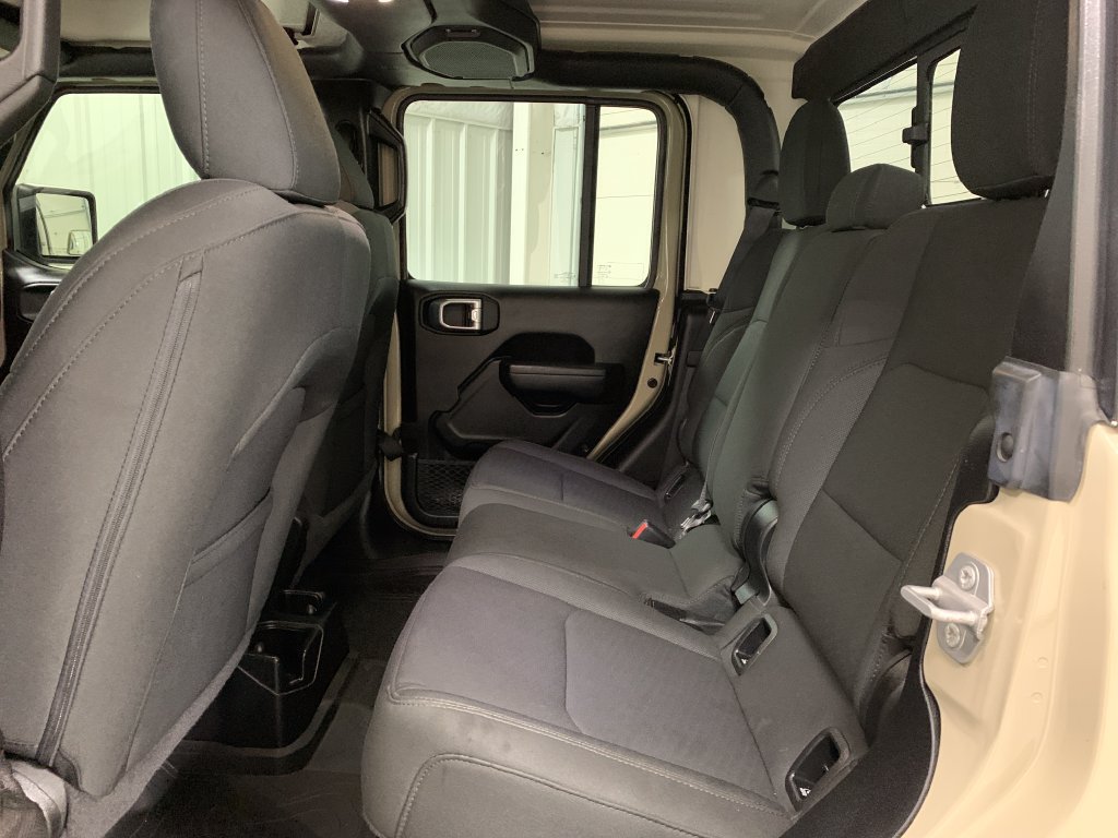 Used 2022 Jeep Gladiator Sport AWD/4WD image 18