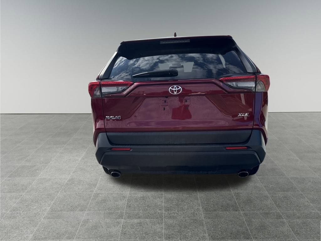 Used 2021 Toyota RAV4 XLE image 4