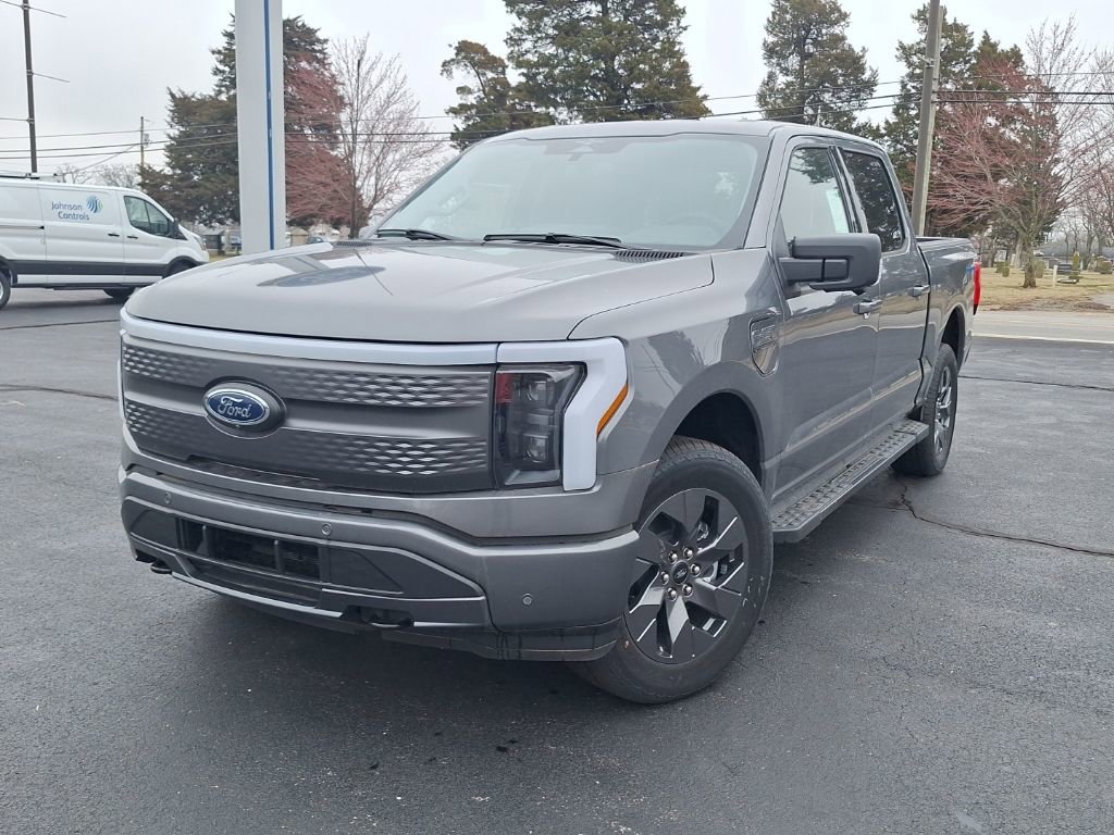 New 2023 Ford F150 Lightning XLT w/ Equipment Group 312A High image 31