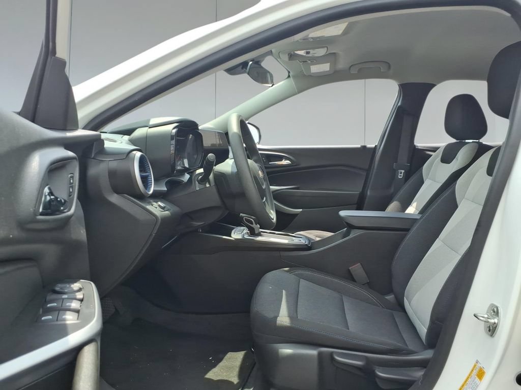 Used 2026 Chevrolet Trax LS FWD image 15