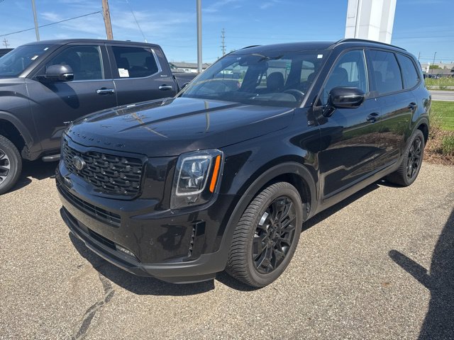 Used 2021 Kia Telluride SX w/ SX Prestige Package AWD/4WD image 3