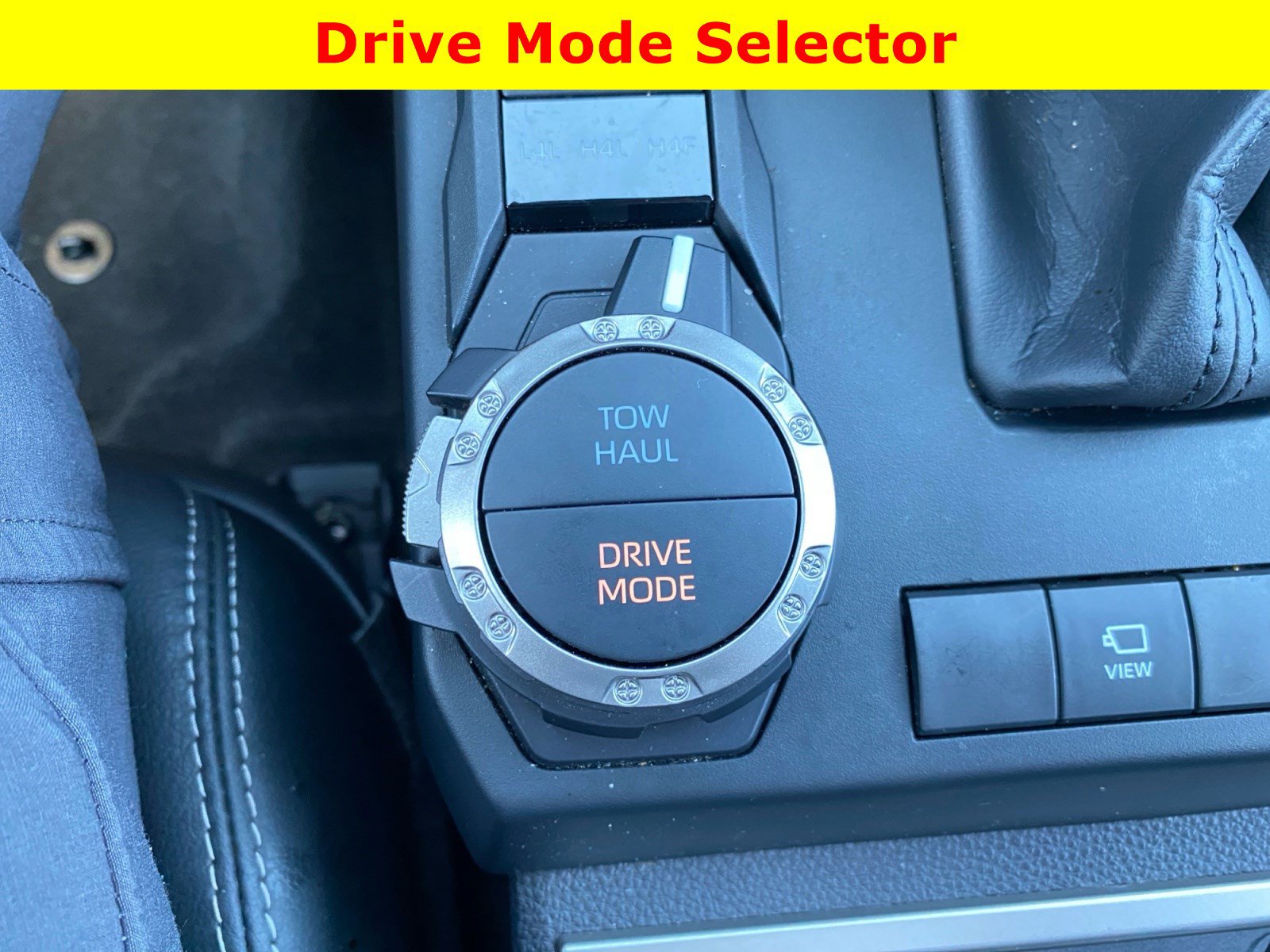 Used 2025 Toyota 4Runner Limited AWD/4WD image 22
