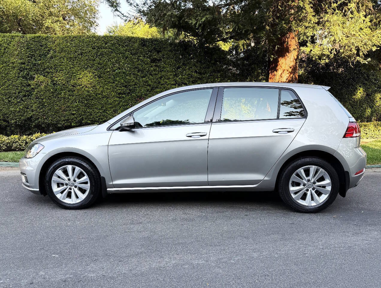 Used 2018 Volkswagen Golf SE FWD image 4