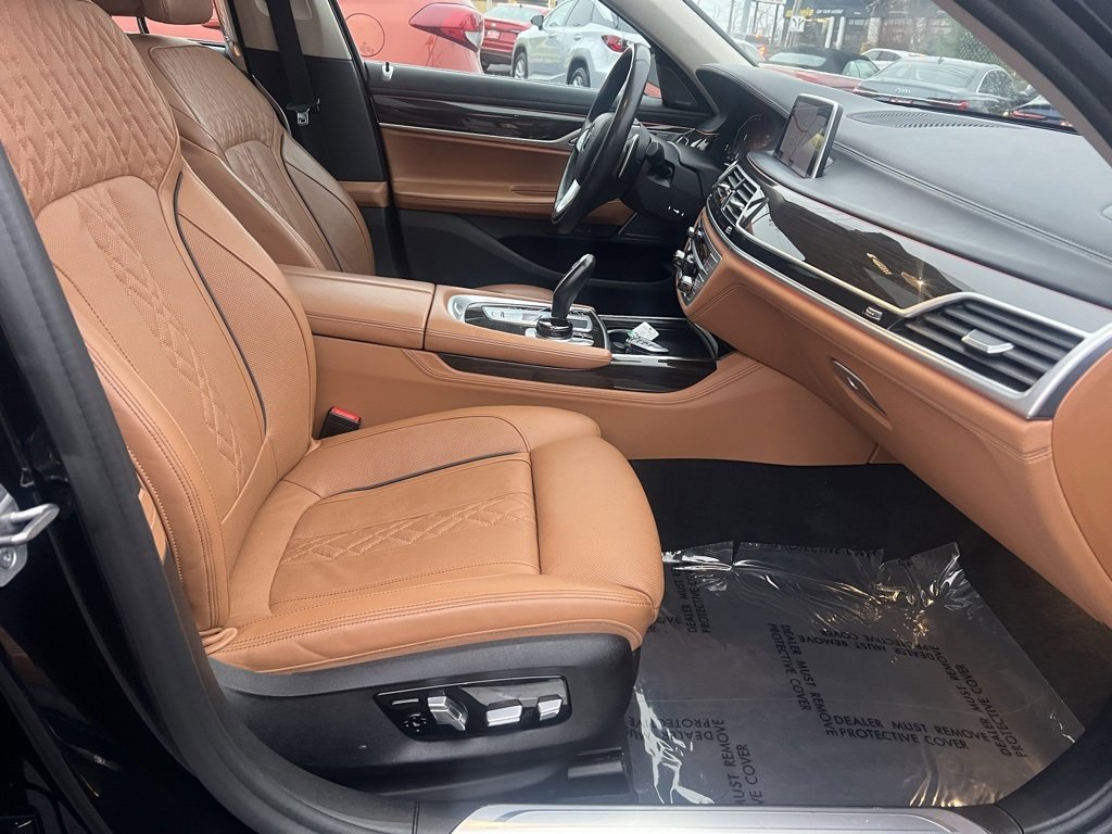 Used 2022 BMW 740i xDrive w/ Luxury Rear Seating Package image 42