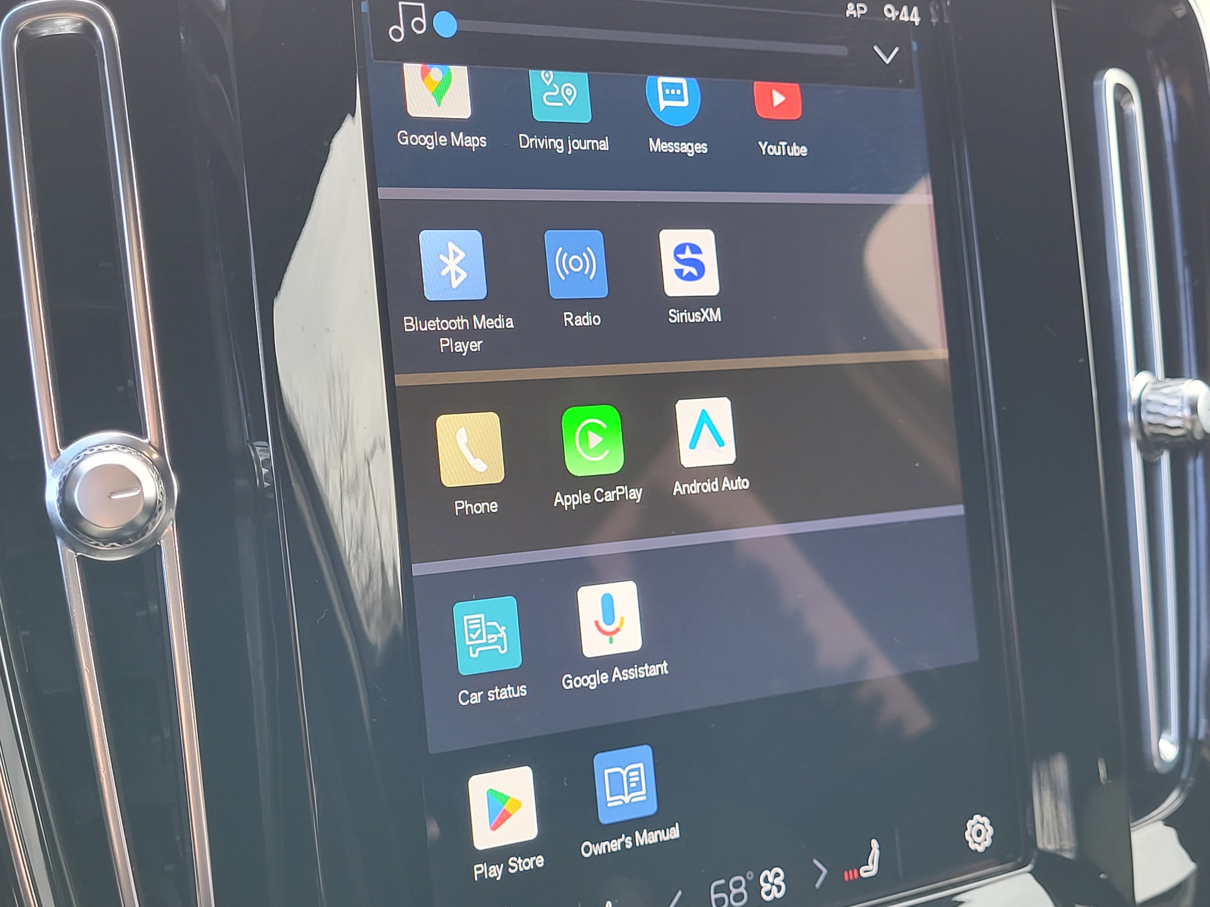 Used 2023 Volvo XC40 B5 Core image 21