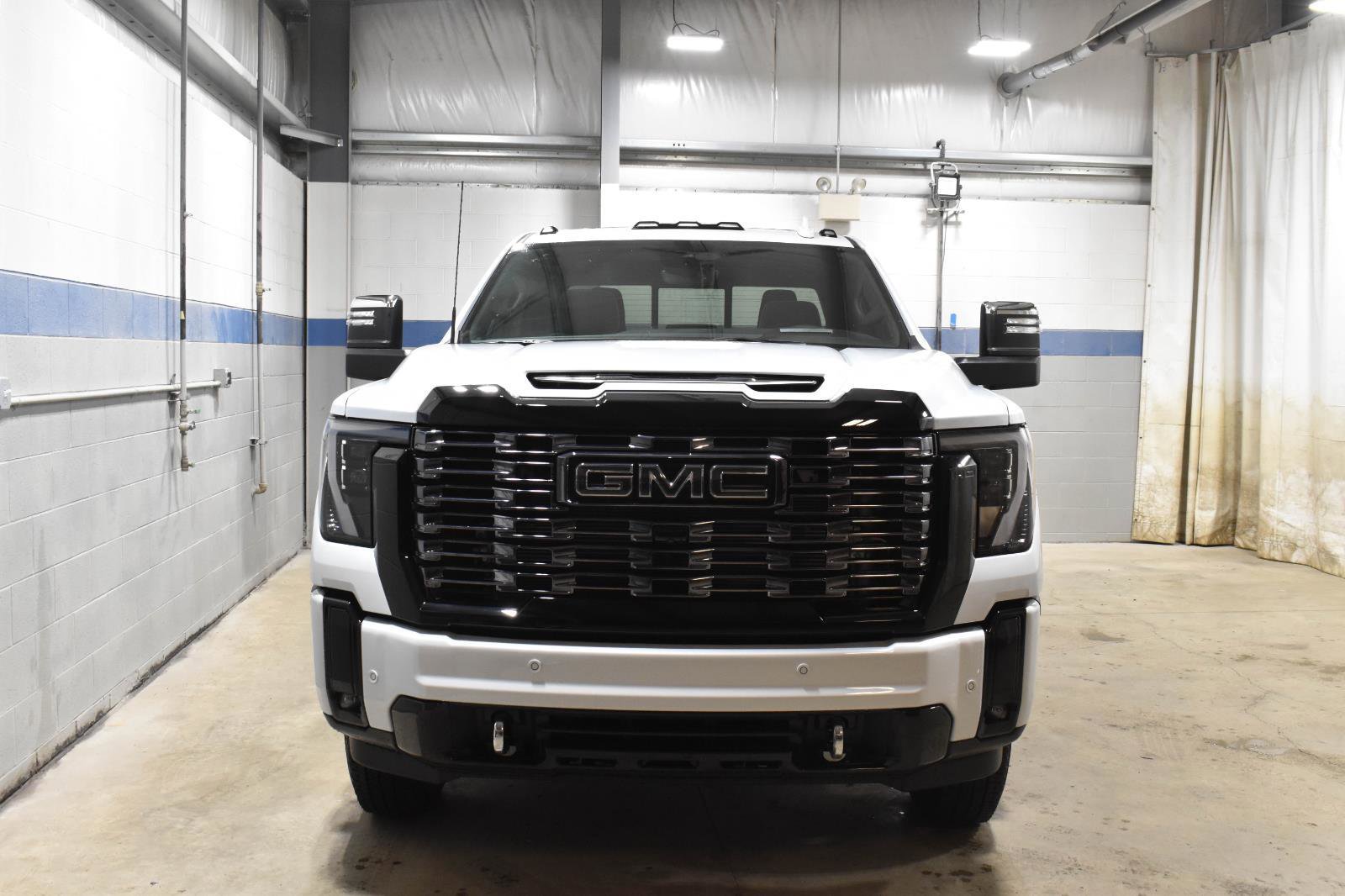 Used 2026 GMC Sierra 3500 Denali Ultimate AWD/4WD image 33