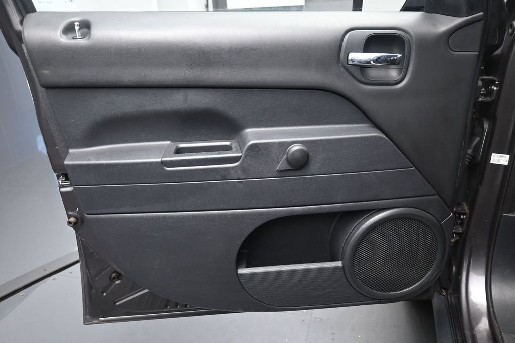 Used 2015 Jeep Patriot Sport FWD image 17