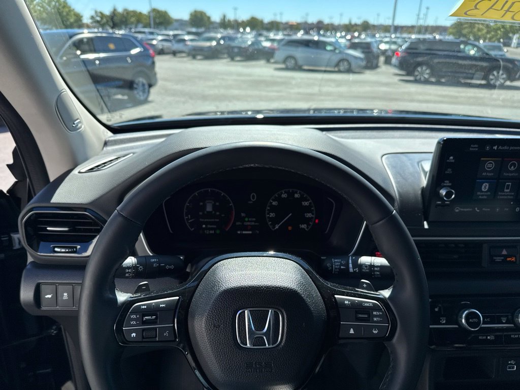 Used 2023 Honda Pilot Touring image 13