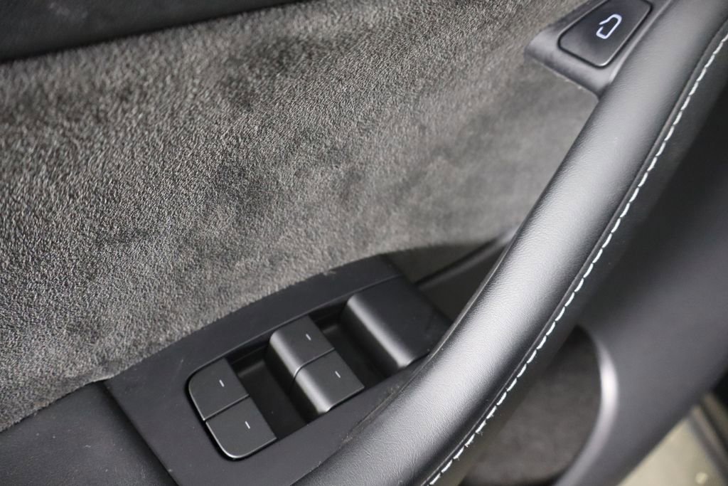 Used 2023 Tesla Model Y Performance image 19