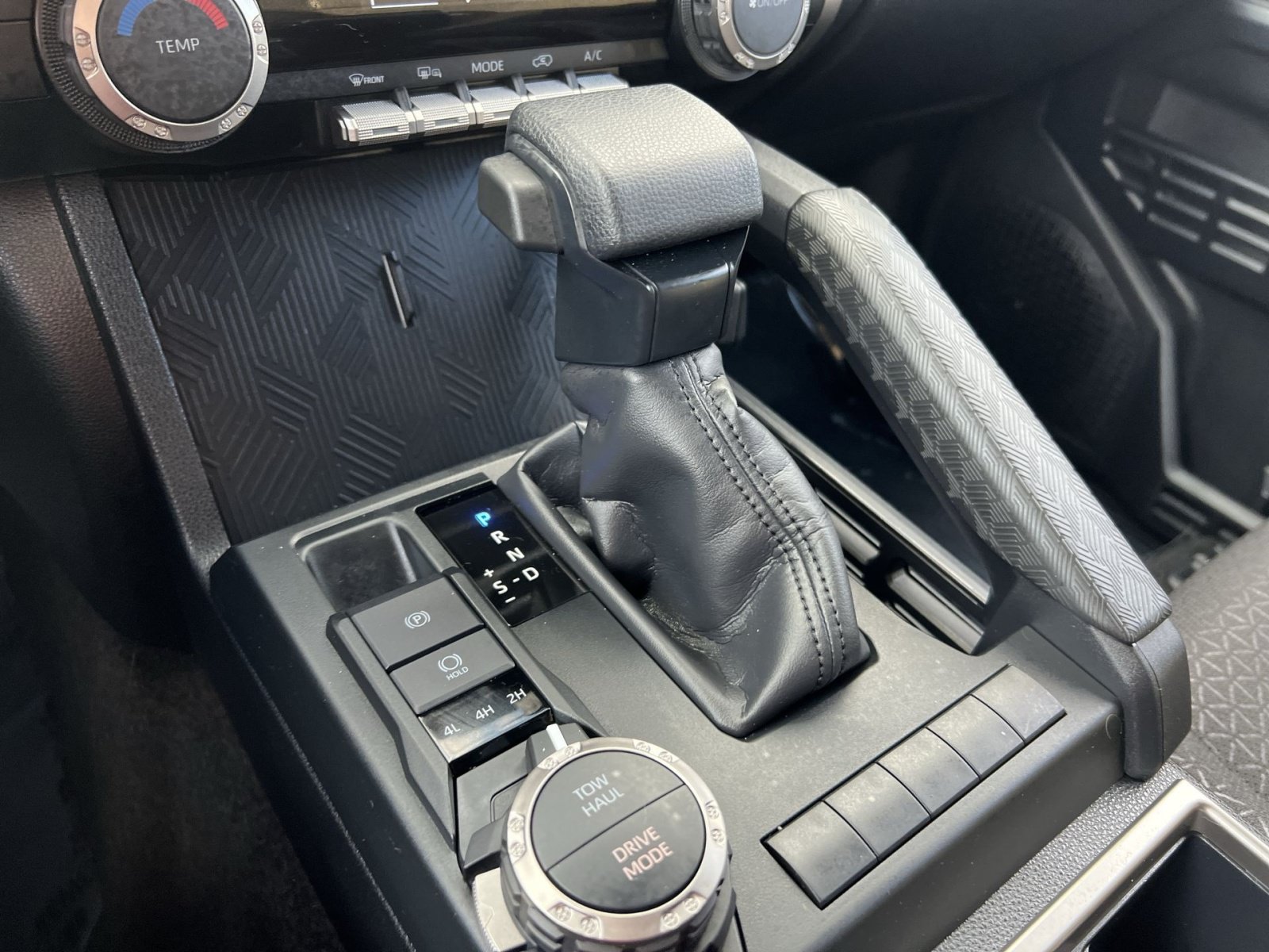 Used 2025 Toyota 4Runner SR5 AWD/4WD image 21