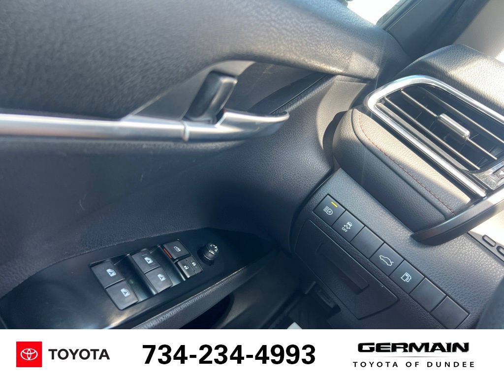 Used 2018 Toyota Camry LE FWD image 25