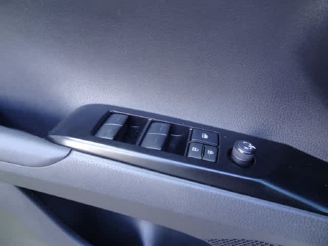 Used 2025 Toyota Camry LE FWD image 13