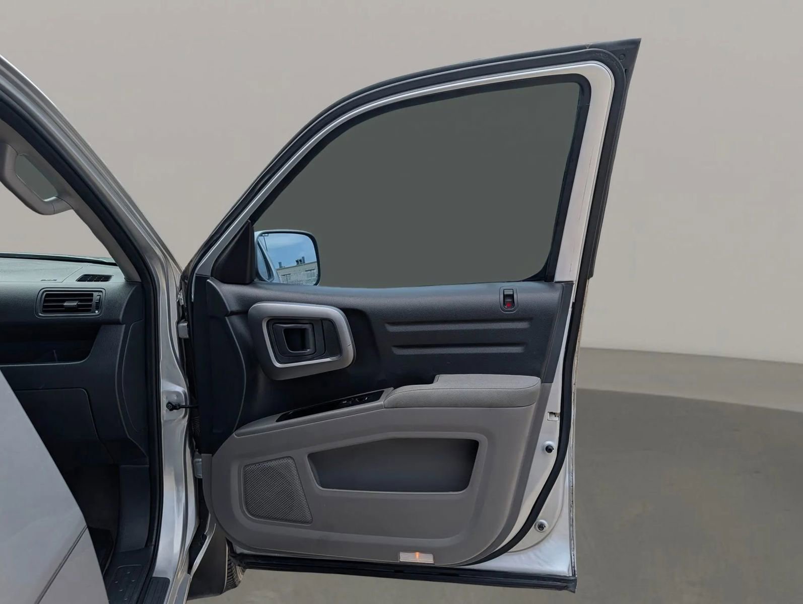 Used 2012 Honda Ridgeline RTS image 16