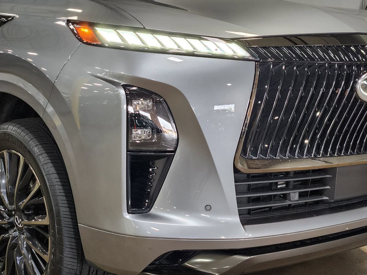 Used 2026 INFINITI QX80 Autograph w/ Premium Cargo Package AWD/4WD image 11