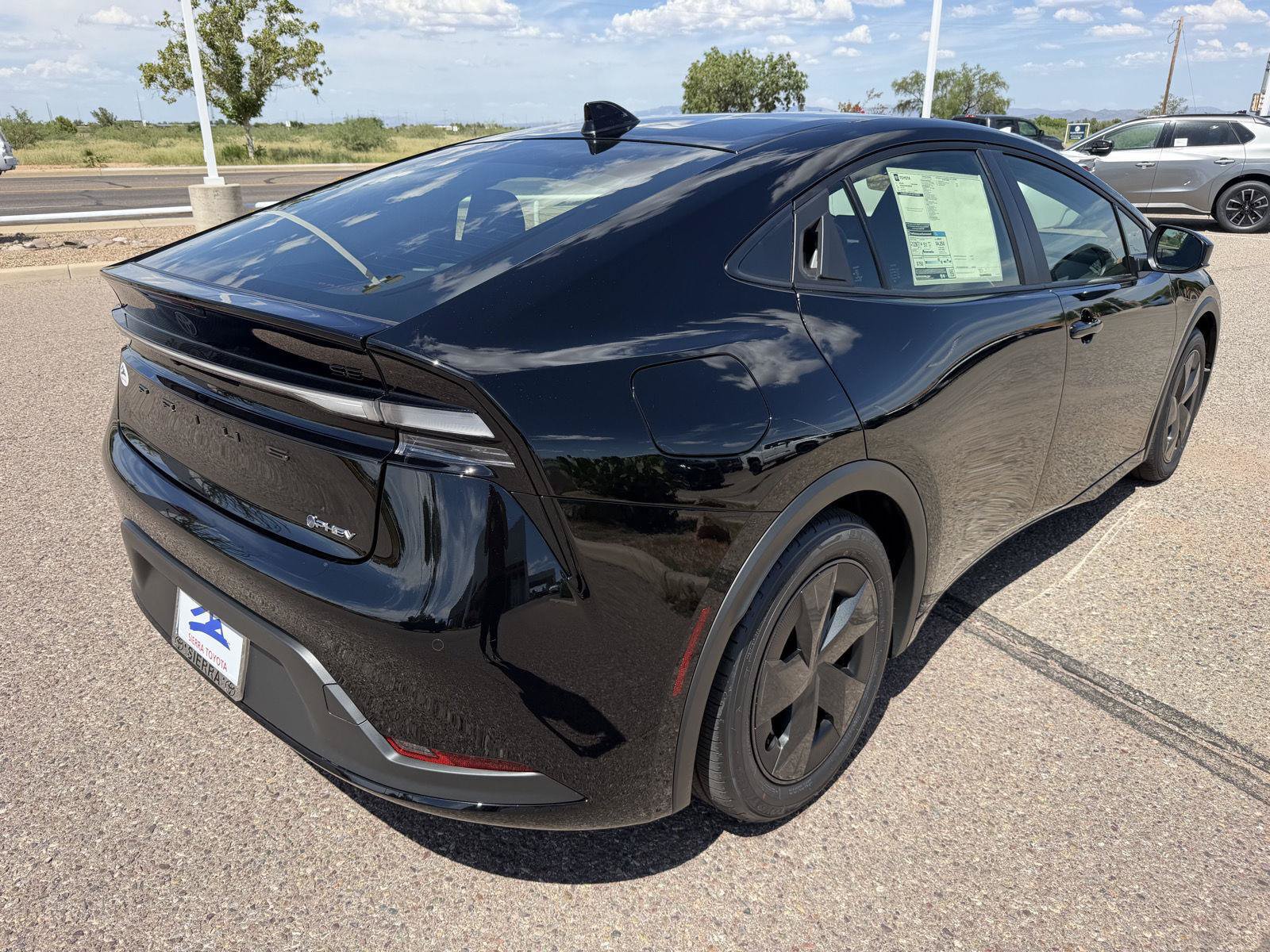 New 2027 Toyota Prius Plug-In Hybrid FWD image 5