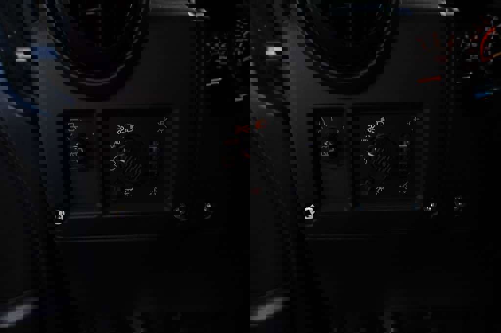 Used 2005 HUMMER H2 w/ Preferred Equipment Group image 34