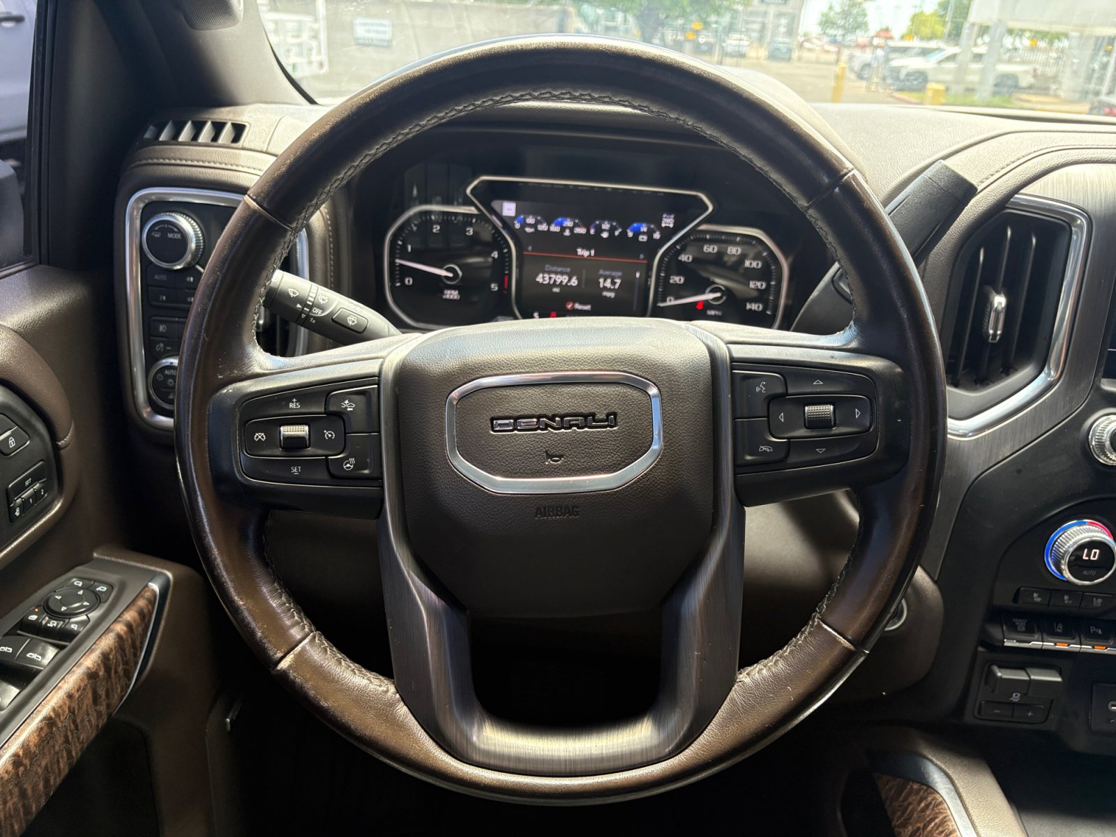 Used 2021 GMC Sierra 2500 Denali w/ Denali Ultimate Package AWD/4WD image 17