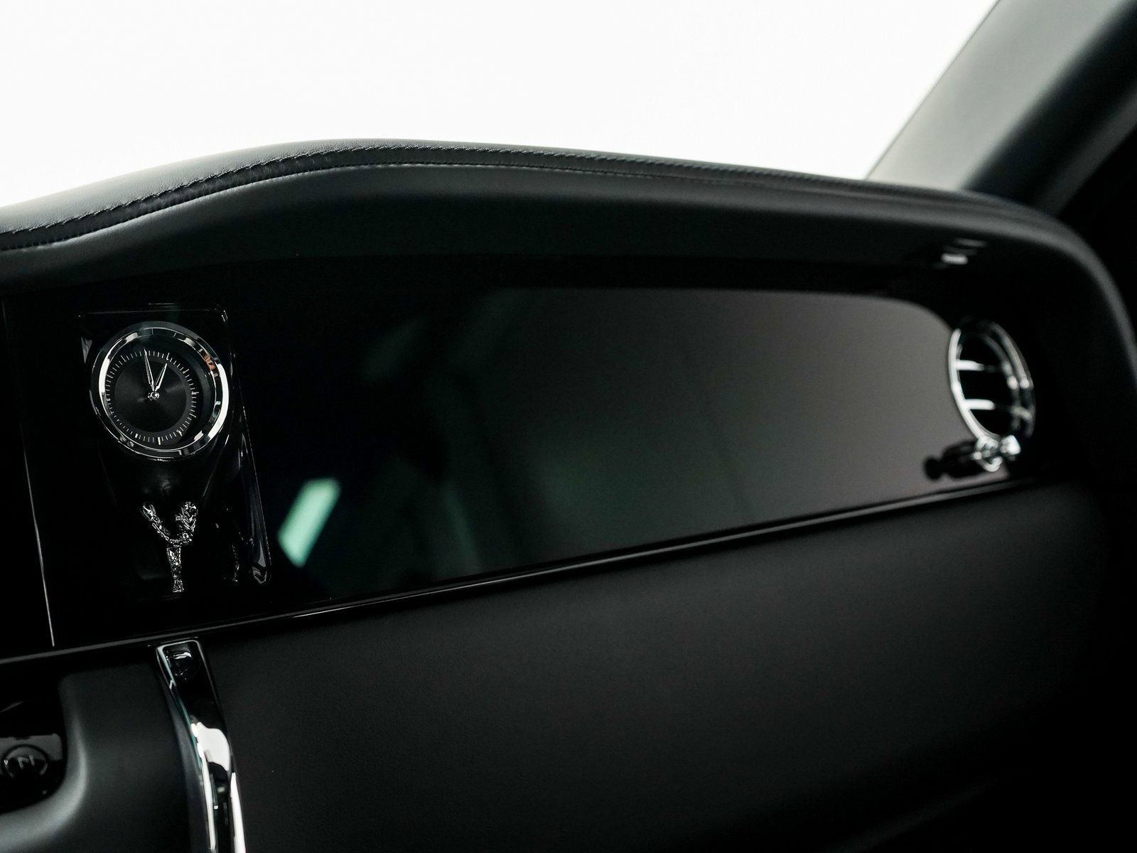 Certified 2025 Rolls-Royce Cullinan image 46