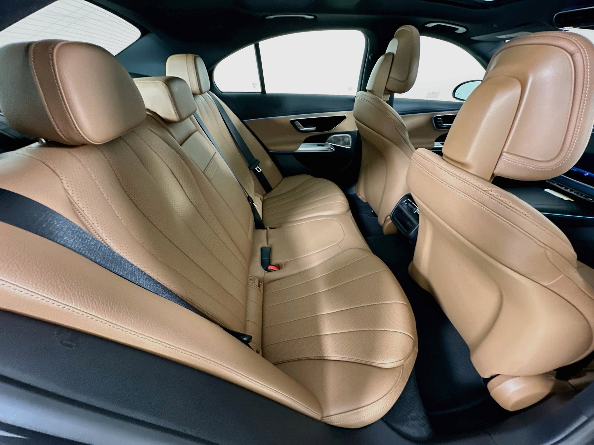 New 2027 Mercedes-Benz E 350 4MATIC Sedan image 29