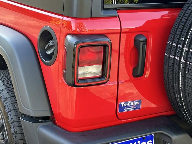Used 2025 Jeep Wrangler Unlimited Sport AWD/4WD image 5