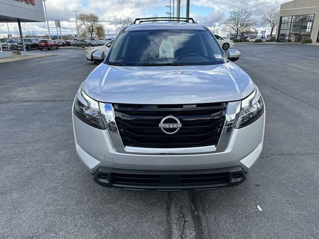 New 2025 Nissan Pathfinder SV image 7