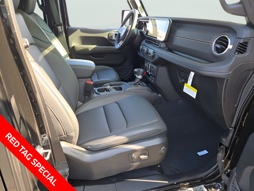 New 2026 Jeep Wrangler Unlimited Sahara AWD/4WD image 7