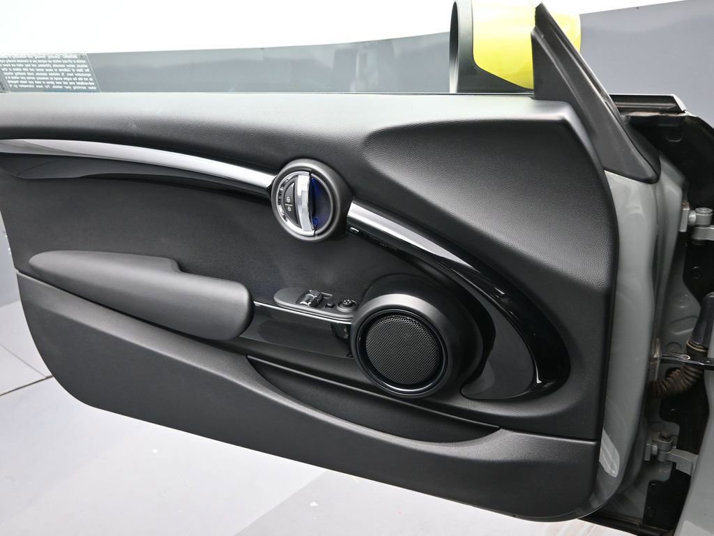 Used 2020 MINI Cooper SE w/ 6.5" Touchscreen Package image 13