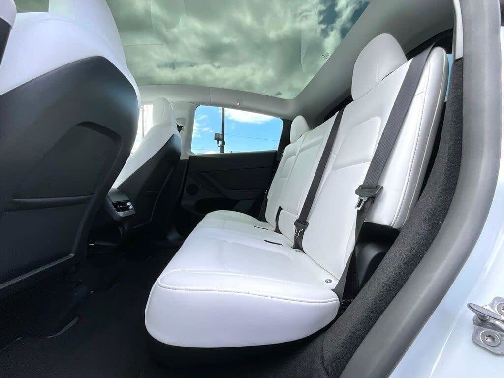Used 2024 Tesla Model Y Long Range AWD/4WD image 12