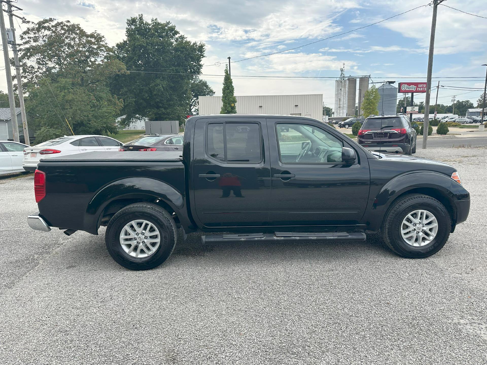Used 2019 Nissan Frontier SV image 7