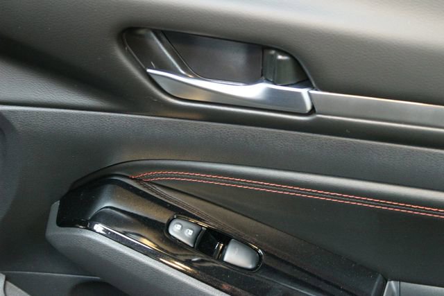 Used 2023 Nissan Altima 2.5 SR image 9