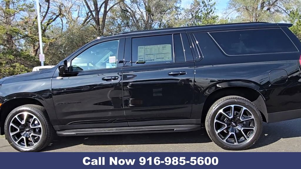 New 2026 Chevrolet Suburban RST image 8