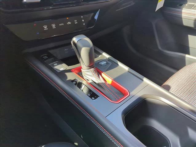 New 2026 Nissan Kicks SR image 13