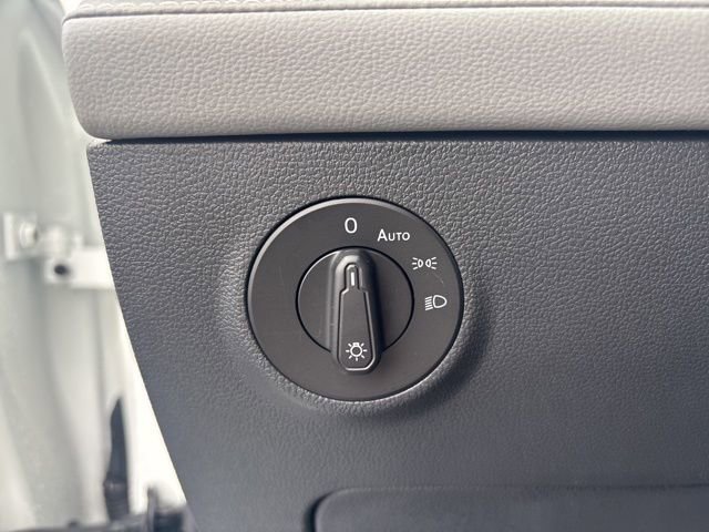 Used 2024 Volkswagen Taos SE image 15