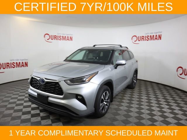 Used 2021 Toyota Highlander XLE AWD/4WD image 3