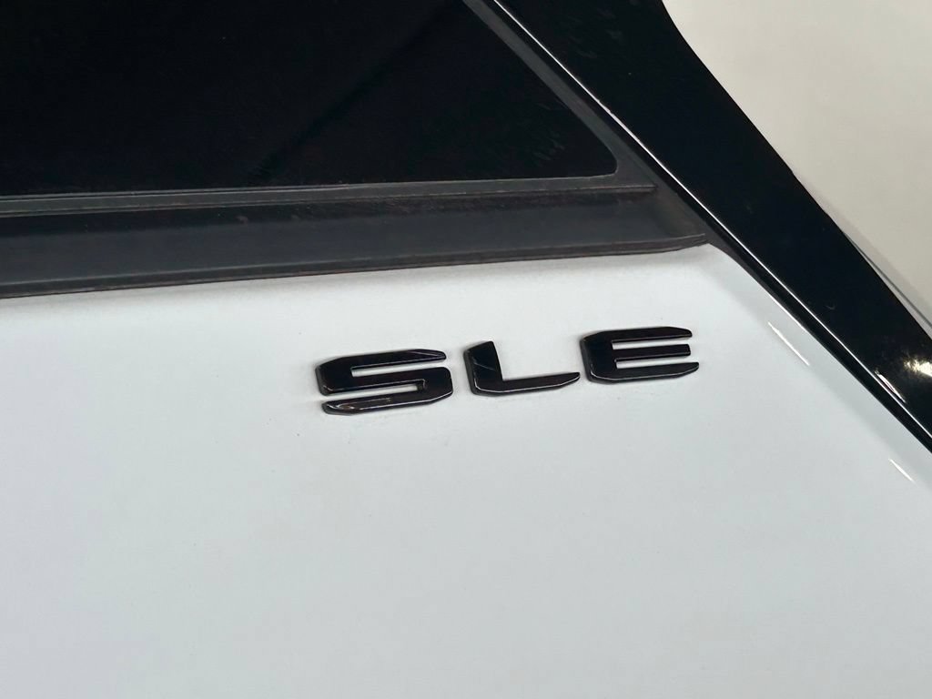 Used 2023 GMC Terrain SLE w/ Driver Convenience Package FWD image 46