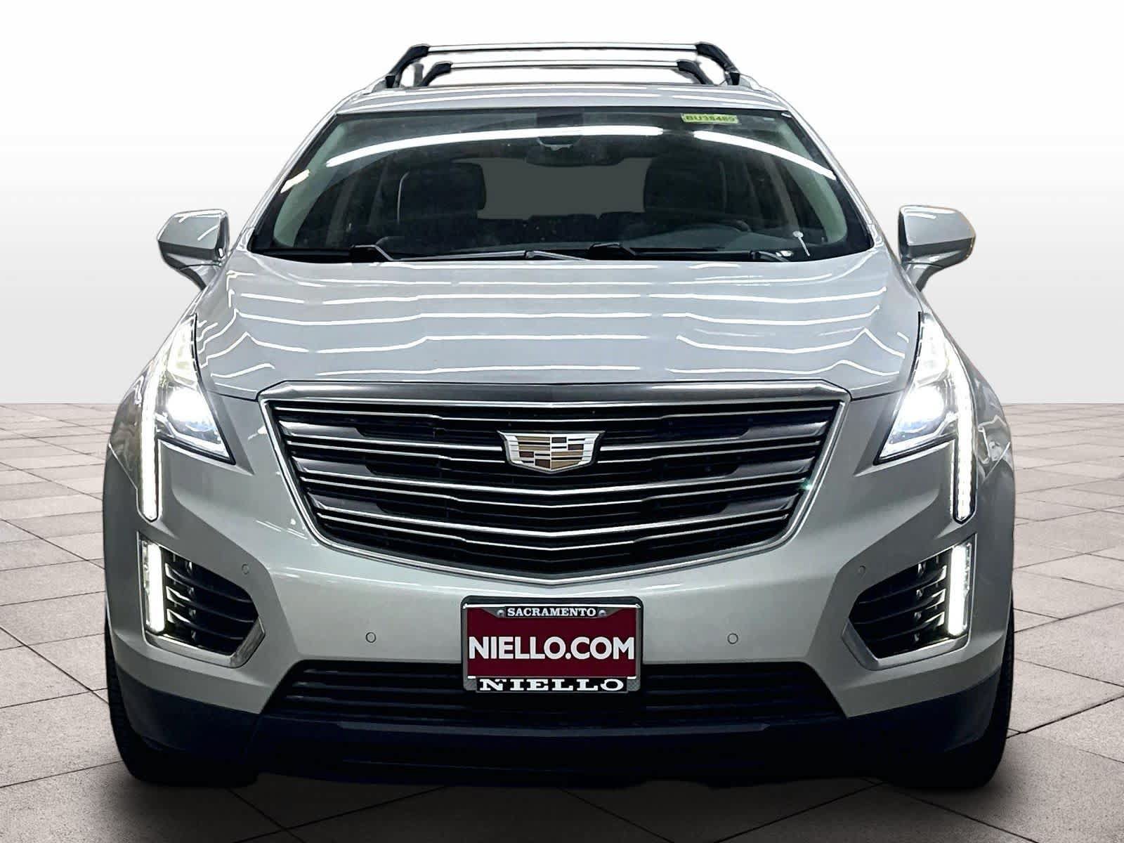 Used 2018 Cadillac XT5 Premium Luxury FWD image 3