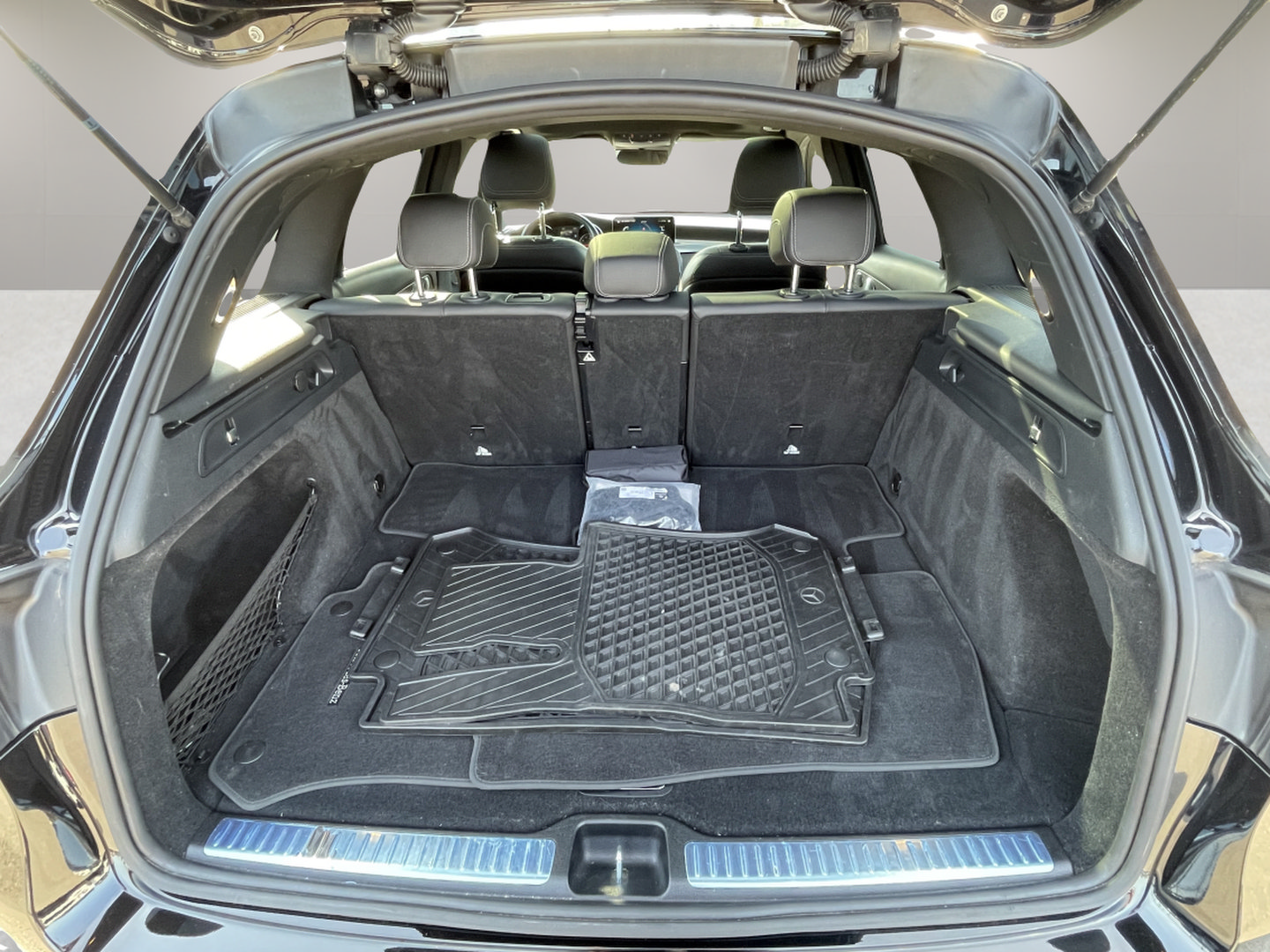 Used 2020 Mercedes-Benz GLC 300 4MATIC image 37