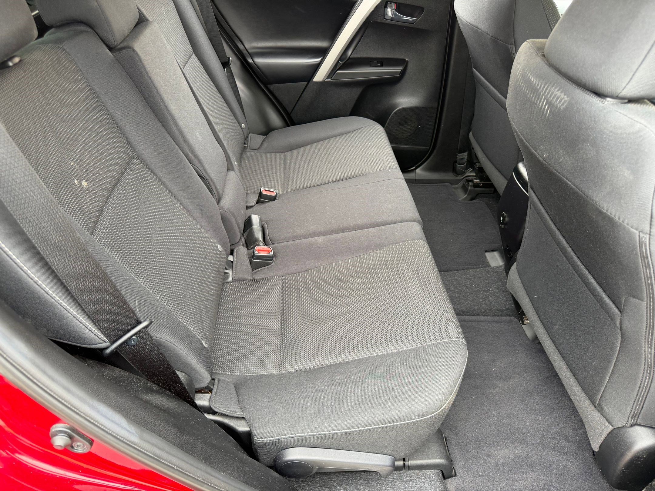 Used 2018 Toyota RAV4 XLE w/ Plus Extra Value Package image 28