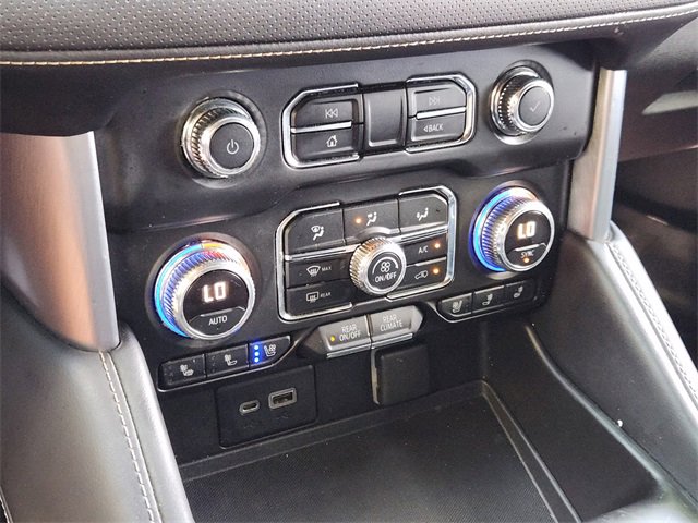 Used 2021 GMC Yukon SLT w/ SLT Premium Package image 19