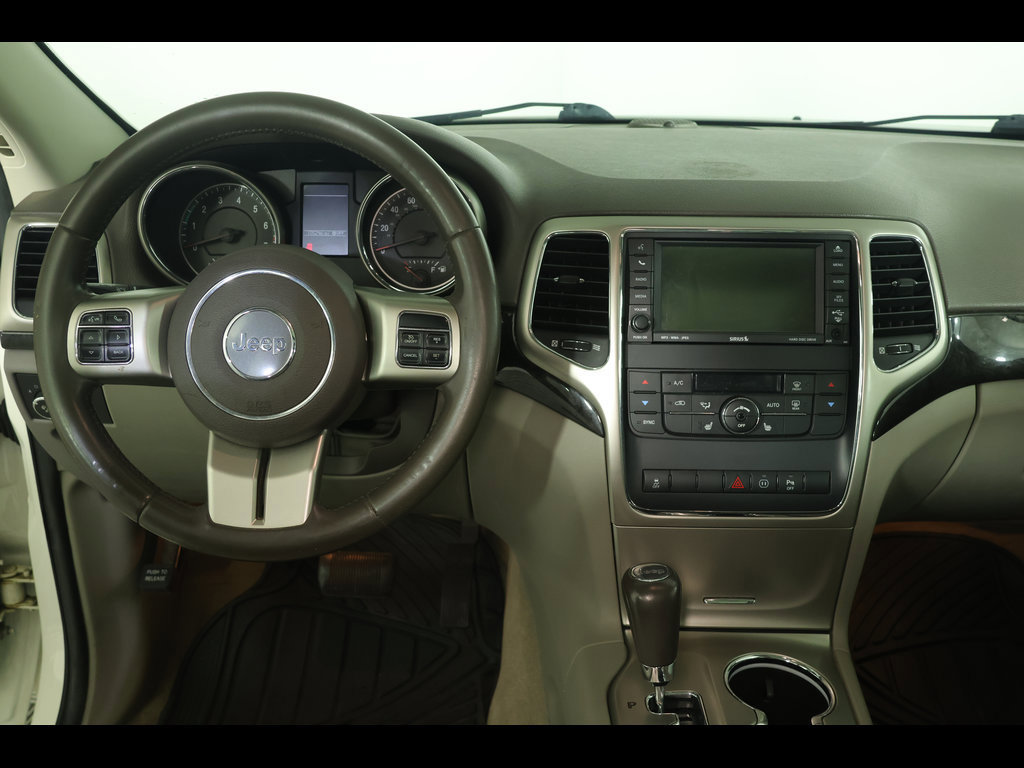 Used 2011 Jeep Grand Cherokee Laredo AWD/4WD image 8