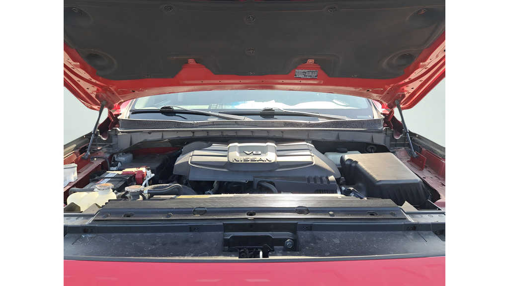 Used 2022 Nissan Titan SV AWD/4WD image 9