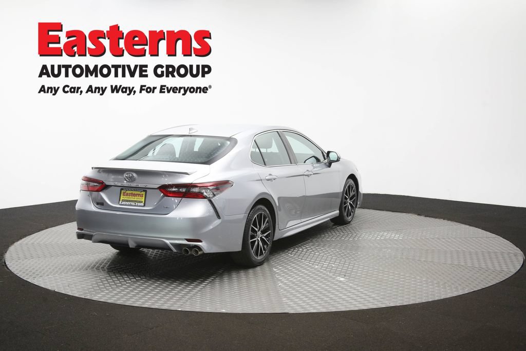 Used 2021 Toyota Camry SE w/ Carpet Mat Package (TMS) FWD image 39