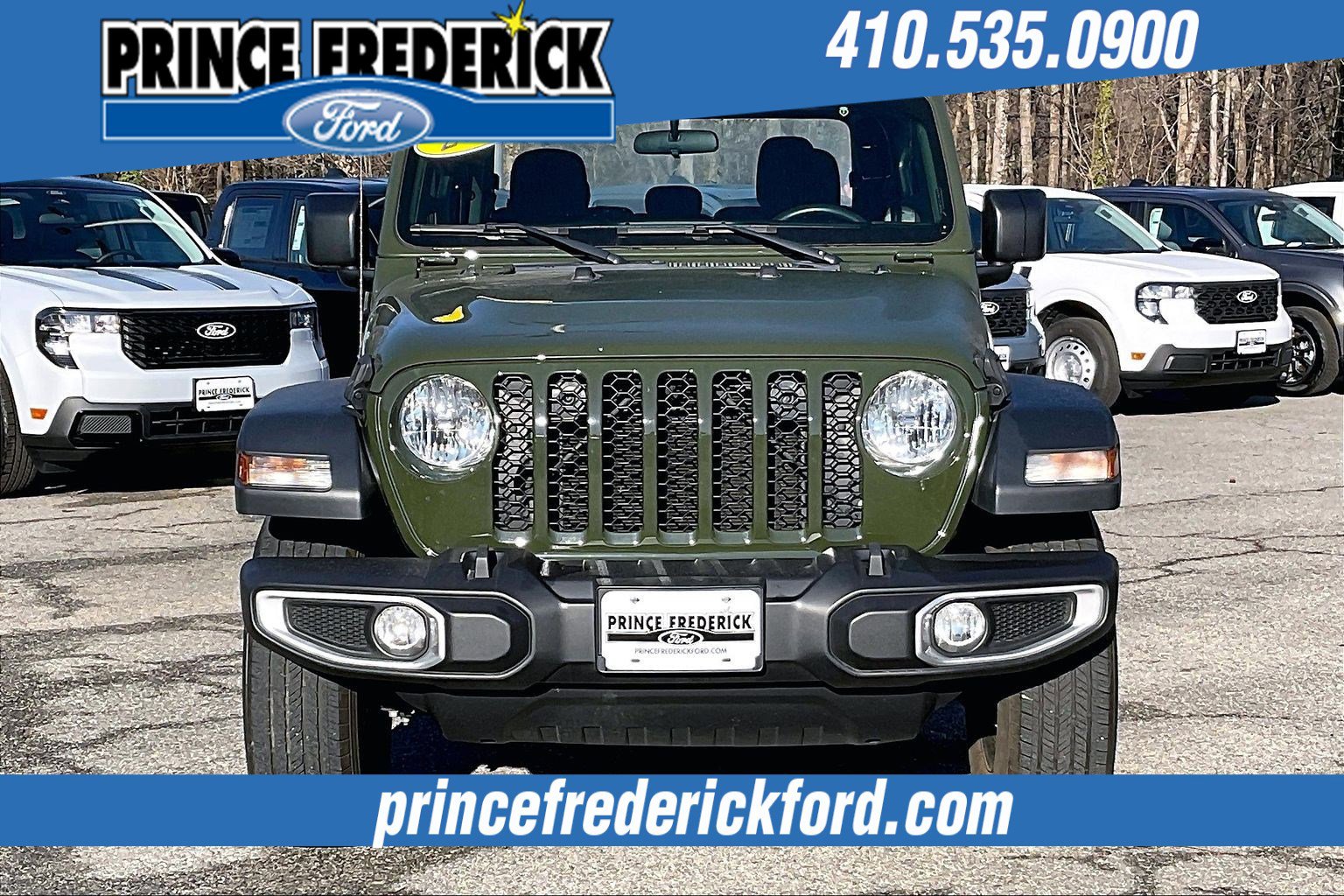 Used 2023 Jeep Gladiator Sport image 2